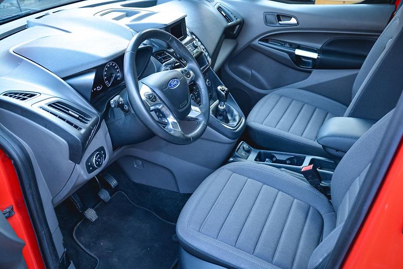 Ford Tourneo Connect (2020) Grand 1.5 TDCI TITANIUM PANORA - fotka 26 z 58