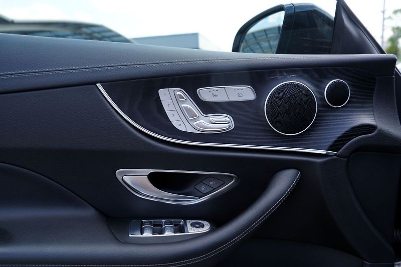 Mercedes-Benz Třídy E E 220d AMG Avantgarde/195 PS - fotka 18 z 41