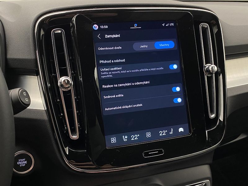 Volvo XC40 (2026) B4 AUT DARK PLUS - fotka 54 z 61