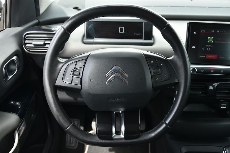 Citroën C4 Cactus 1.2i 81kW SERVISNÍ KNIHA ČR - fotka 13 z 20