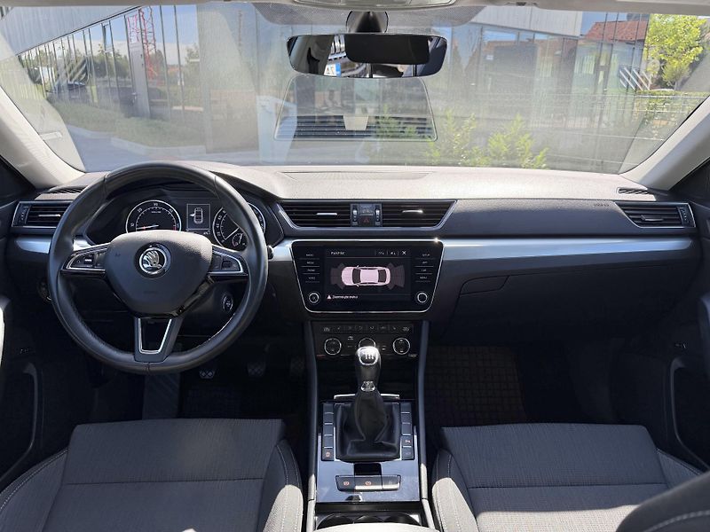 Škoda Superb (2018) 2.0 TDi 110 kw/Style - fotka 12 z 20