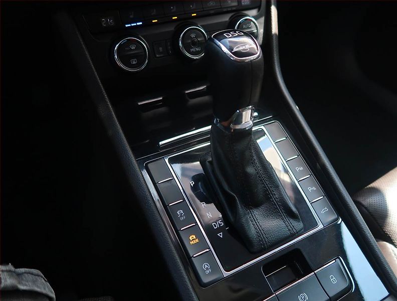 Škoda Superb (2016) Laurin&Klement 2.0 TDI, 4X4 - fotka 13 z 26