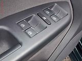 Volkswagen Touran (2011) 2.0 TDi, DSG, webasto - náhled 11