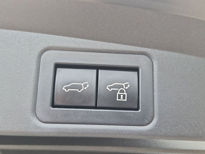 Toyota Corolla GR SPORT Dynamic 2.0 hybrid - fotka 21 z 25
