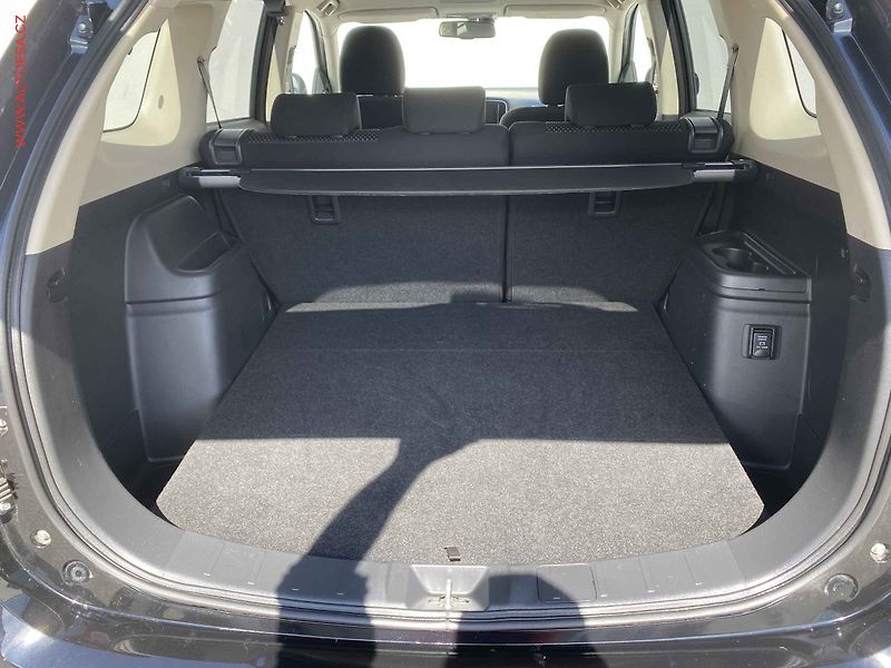 Mitsubishi Outlander (2017) 2.0, AC, tempo, kamera - fotka 7 z 15
