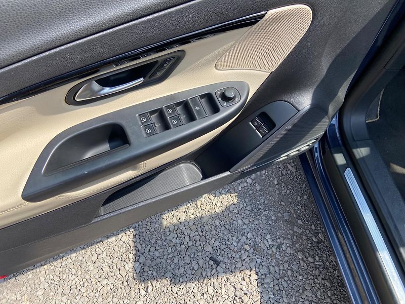 Volkswagen EOS (2007) 2.0 TDi 103kW, kabriolet - fotka 11 z 17