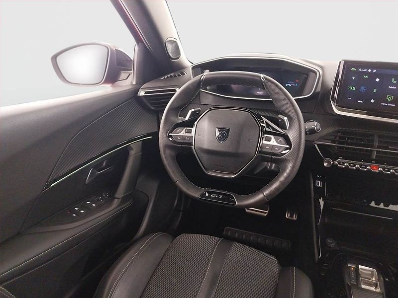 Peugeot 2008 (2024) GT Line 1.2 PureTech - fotka 7 z 24