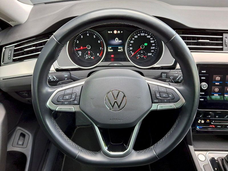 Volkswagen Passat (2023) Variant Elegance DSG 1,5TSi 11 - fotka 13 z 33