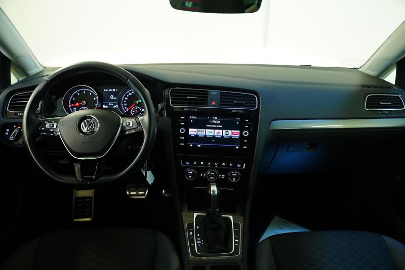 Volkswagen Golf - fotka 5 z 28