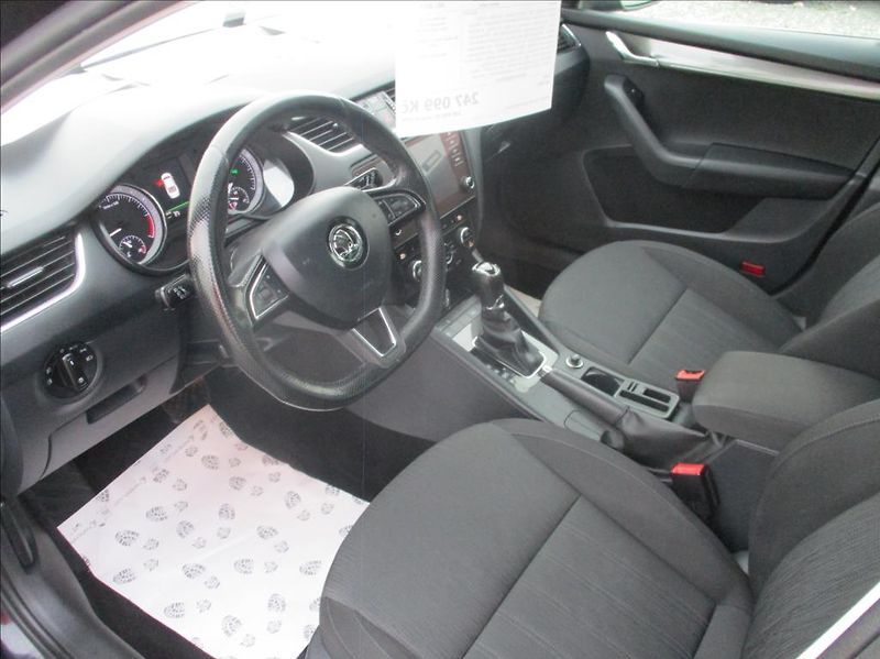 Škoda Octavia 2,0 TDI, Style,DSG,ZAMLUVENO, - fotka 18 z 47
