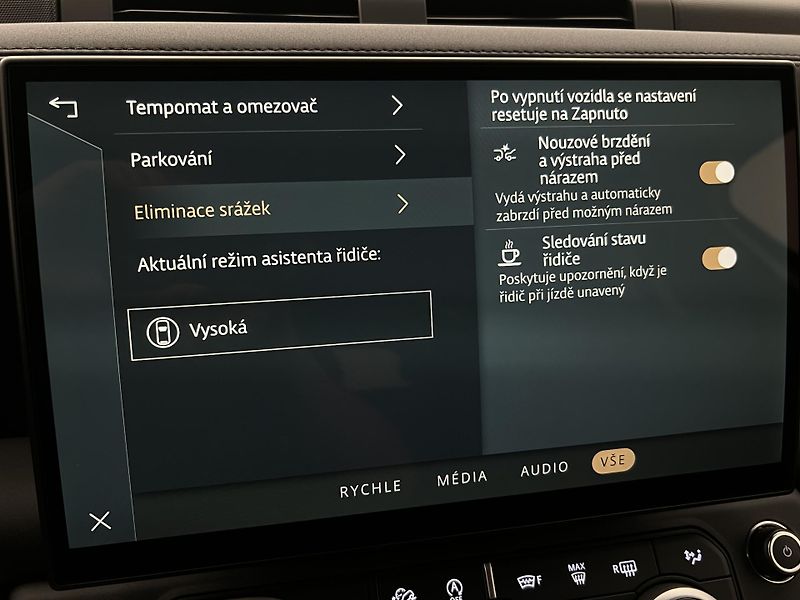 Land Rover Defender (2026) 110 D250 X-DYNAMIC SE AWD Aut - fotka 40 z 50