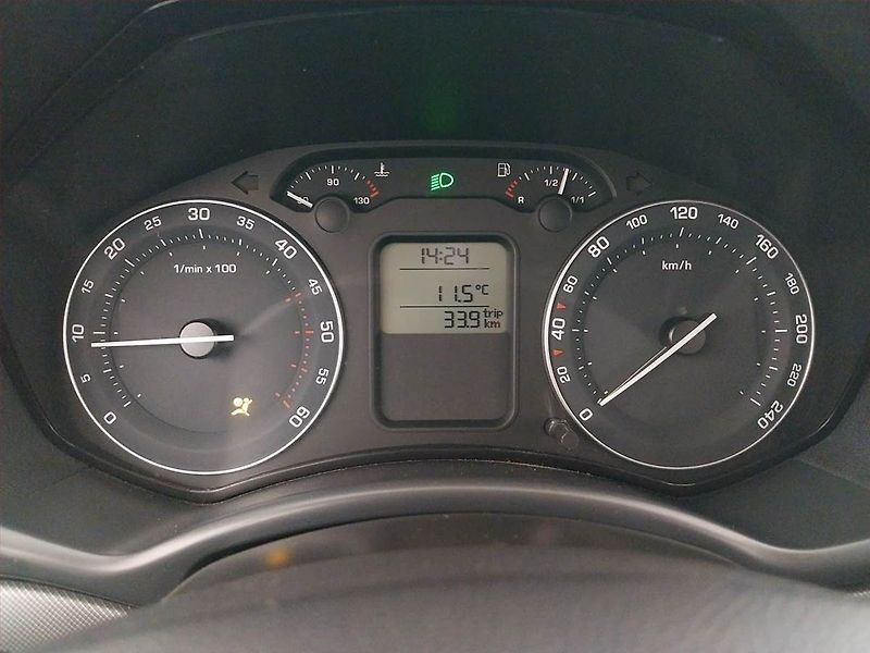 Škoda Octavia (2008) Elegance 2.0 TDI, ČR,1.maj - fotka 11 z 18