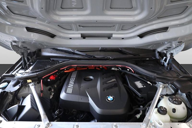 BMW X3 30e xDrive - fotka 12 z 31