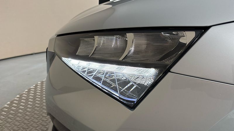 Škoda Scala 1.0 TSI Ambition - fotka 18 z 23