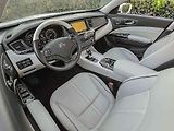 Kia K900.