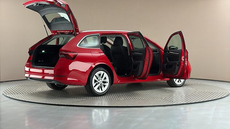 Škoda Octavia 2.0 TDI DSG Style Combi - fotka 6 z 25