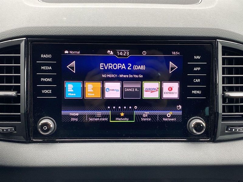 Škoda Karoq (2025) 2.0 TDI 4x4 DSG SportLine - fotka 16 z 40