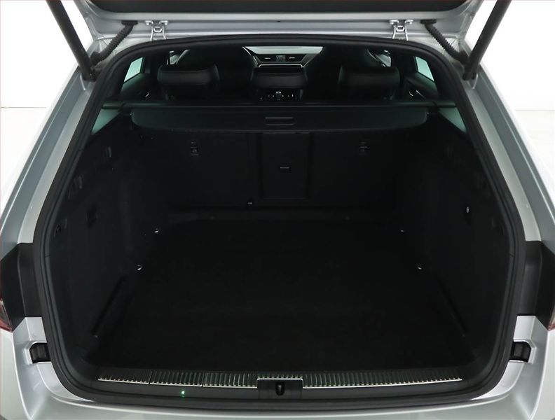 Škoda Superb (2023) Sportline 2.0 TDI - fotka 14 z 18