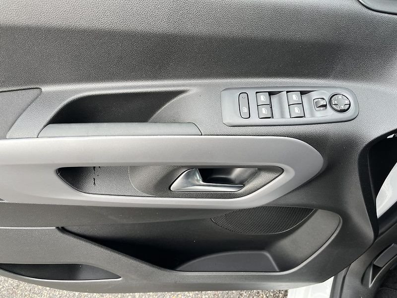 Toyota ProAce City Verso 1.5L D Family - fotka 30 z 32
