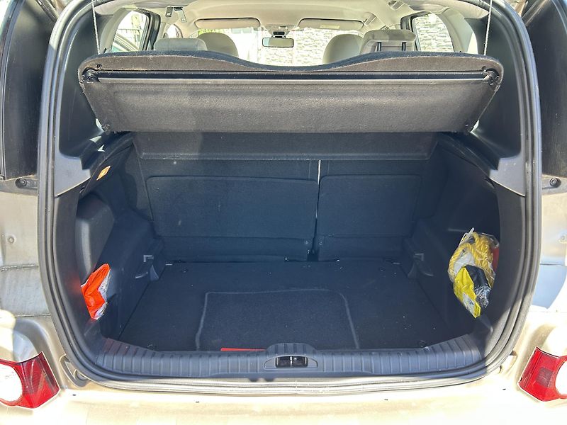 Citroën C3 Picasso (2009) 1.4i 70 KW - fotka 15 z 24