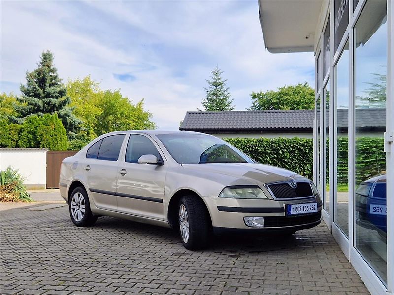Škoda Octavia 2,0 TDi 103kW AC NOVÝ OLEJ - fotka 7 z 31