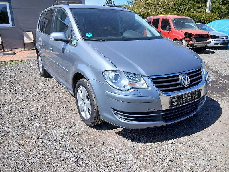 Volkswagen Touran 1.9 TDI, United, 6 rychl. - fotka 4 z 34