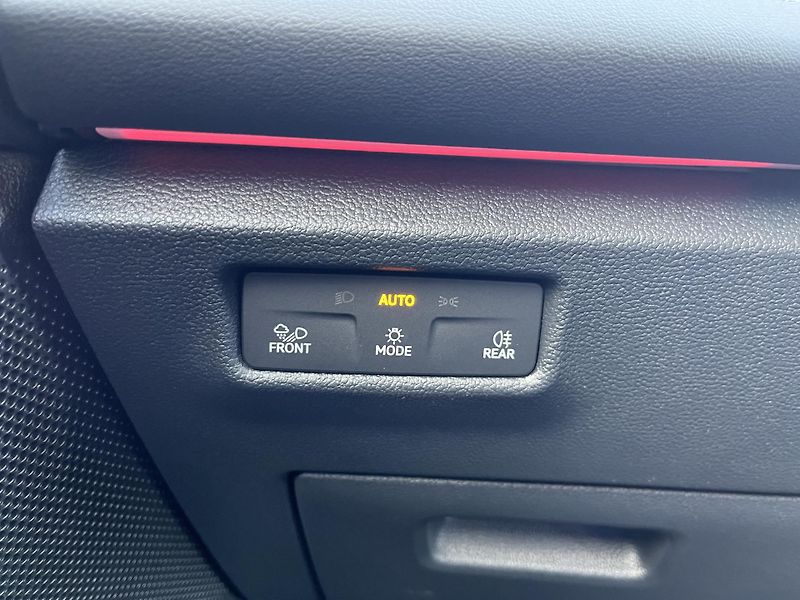 Volkswagen Tiguan 1,5 TSI 150 kW eHybrid People - fotka 16 z 24