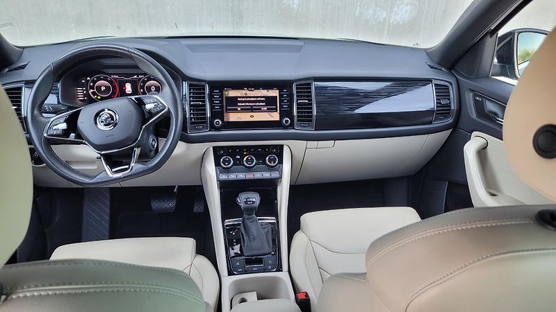 Škoda Kodiaq 2,0 TDI 4x4 DSG 7.MÍST - fotka 19 z 31