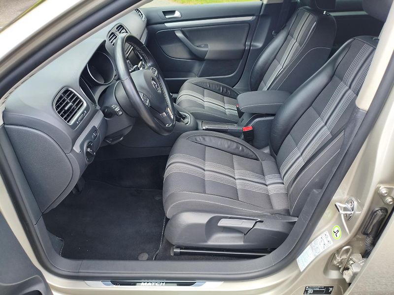 Volkswagen Golf (2013) VI 1,2 TSI Combi 77Kw Match - fotka 12 z 33