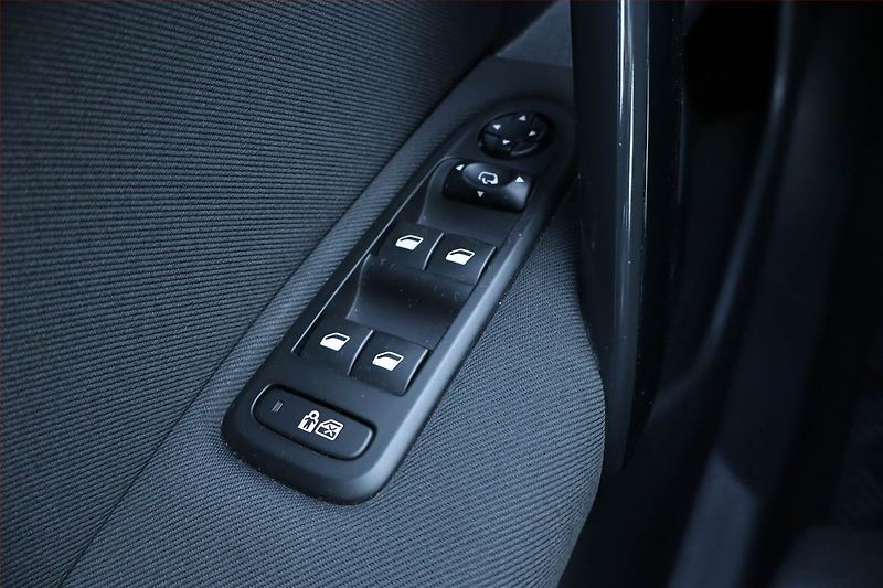 Peugeot 508 (2015) 2.0 HDi, Serv.kniha, Navi - fotka 16 z 22