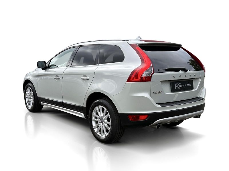 Volvo XC60 D5 AWD // SUMMUM // 151 kW - fotka 3 z 22