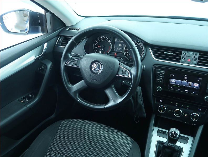 Škoda Octavia (2014) Ambition 1.6 TDI, Navi - fotka 7 z 18