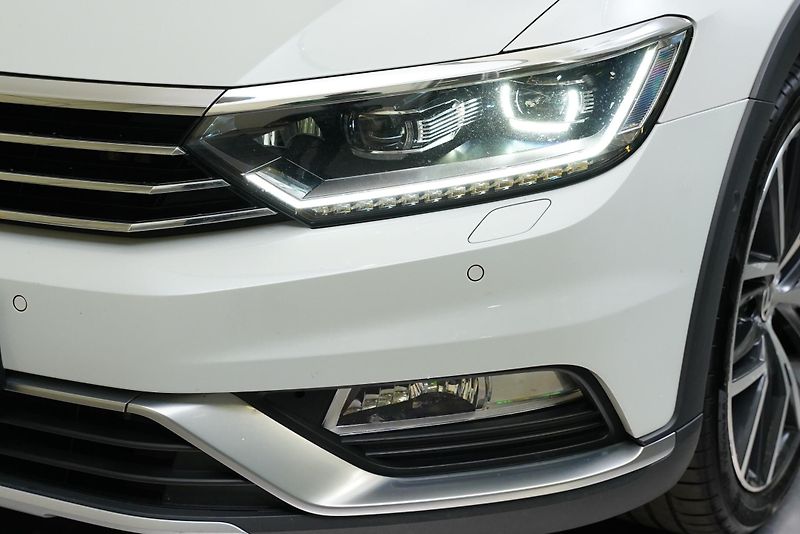 Volkswagen Passat - fotka 9 z 26