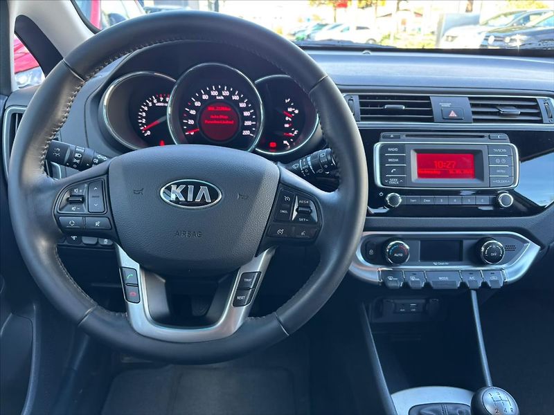 Kia Rio 1,2 CVVT  Comfort - ČR - fotka 13 z 25