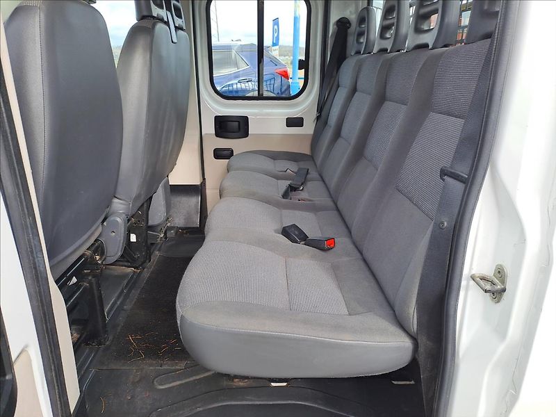 Peugeot Boxer 2,2 HDI  7míst - fotka 6 z 13
