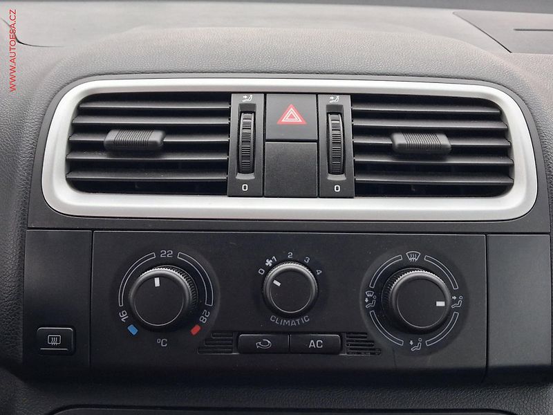 Škoda Fabia (2007) 1.2 12V, ČR, AC - fotka 12 z 16