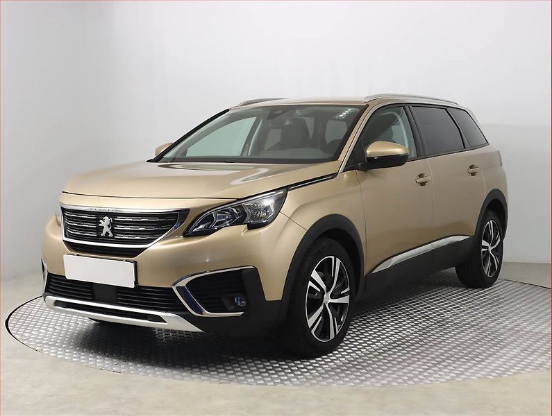 Peugeot 5008 (2018) Allure PureTech 130, 7 míst - fotka 2 z 20