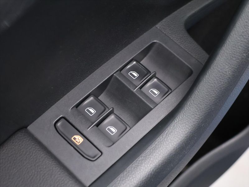 Škoda Octavia 2,0 TDI 135kW RS CR Aut.klima - fotka 14 z 28