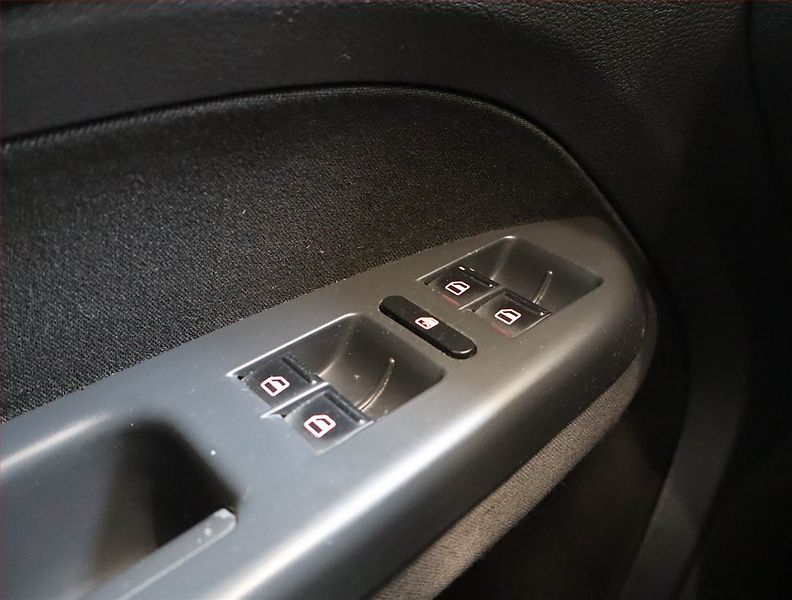 Volkswagen Touran (2007) 2.0 TDI, Tažné, CZ doklady - fotka 13 z 18