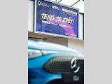 Mercedes-Benz letos odstartoval novou éru jako globální partner ženského tenisu (WTA). Své ambice v tomto sportu nyní potvrzuje i v České republice, kde v rámci ostravského turnaje představuje dvě klíčové novinky: novou generaci modelů GLB a GLC.