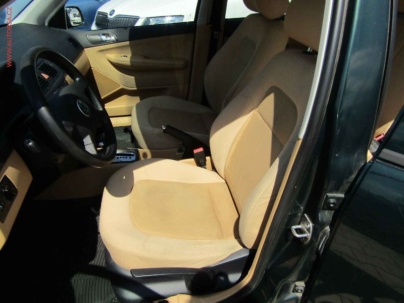 Škoda Fabia (2001) 1.4MPi, AT, AC, výhř.sed. - fotka 8 z 18