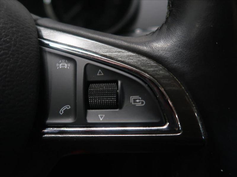 Škoda Octavia 2,0 TDI 135KW DSG SCOUT TOP! - fotka 20 z 39