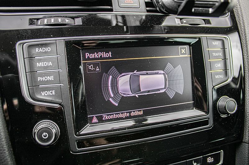 Volkswagen Golf - fotka 17 z 33