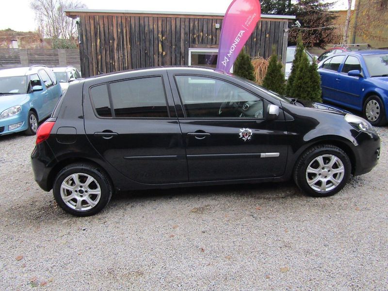 Renault Clio (2013) 1.2i 55kW  ZIMNÍ PNEU - fotka 9 z 34