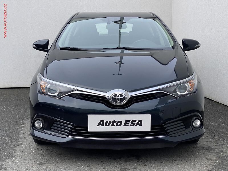Toyota Auris (2015) 1.2T, Comfort, TZ, kamera - fotka 2 z 18
