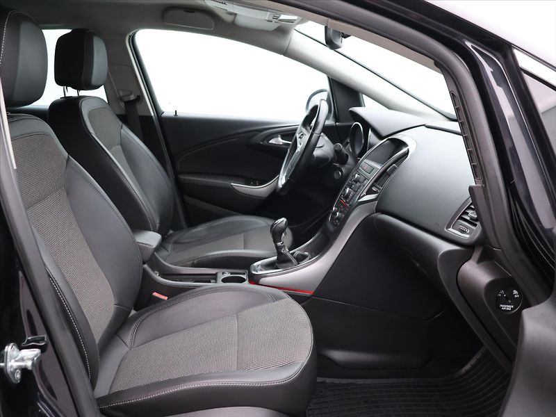 Opel Astra 1.7 CDTi 81kW Cosmo tažné - fotka 11 z 24