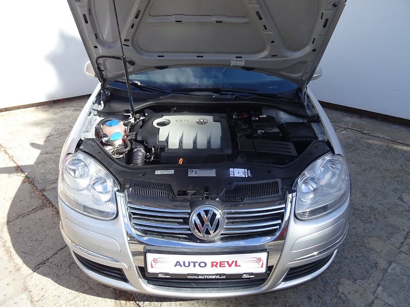 Volkswagen Golf (2009) 1.9TDi,77kW,S.kniha - fotka 19 z 22