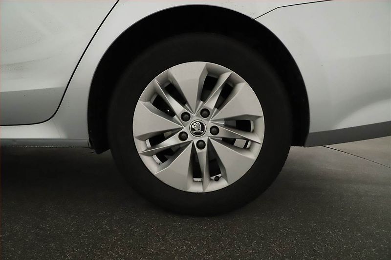 Škoda Octavia (2021) 2.0 TDI, Tempomat - fotka 20 z 20