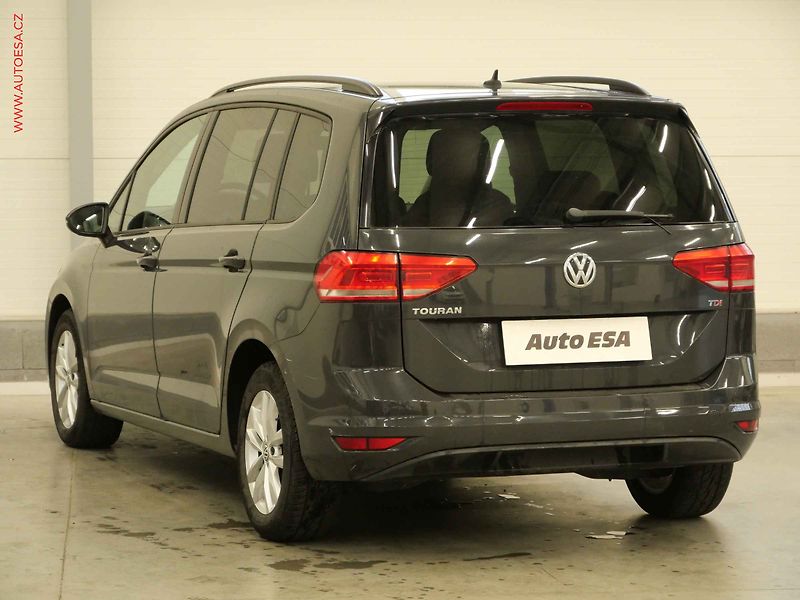 Volkswagen Touran (2017) 1.6TDi, 2.maj, Aut.klima - fotka 6 z 23