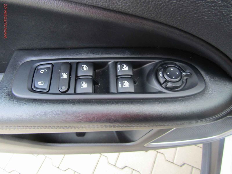Jeep Compass (2021) 1.3 T-GDi, 2.maj,ČR - fotka 12 z 18